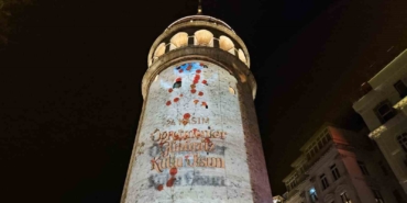 istanbulda-ogretmenler-gunu-galata-kulesine-yansitilan-gorsellerle-kutlandi-YiPiOqqV.jpg