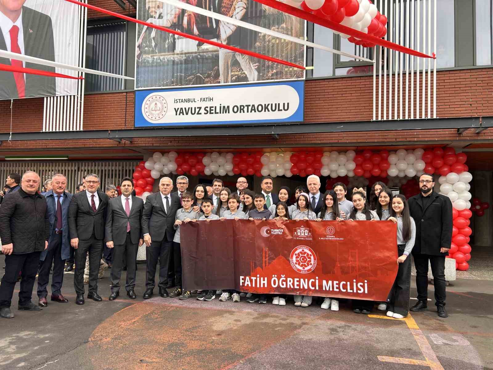 istanbulda okullarda karne heyecani yasandi 3 82qvgpEG