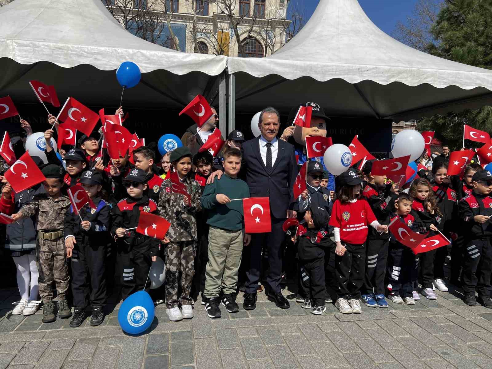 istanbulda polis haftasi kortejine yogun ilgi 3 hyjsqkYl