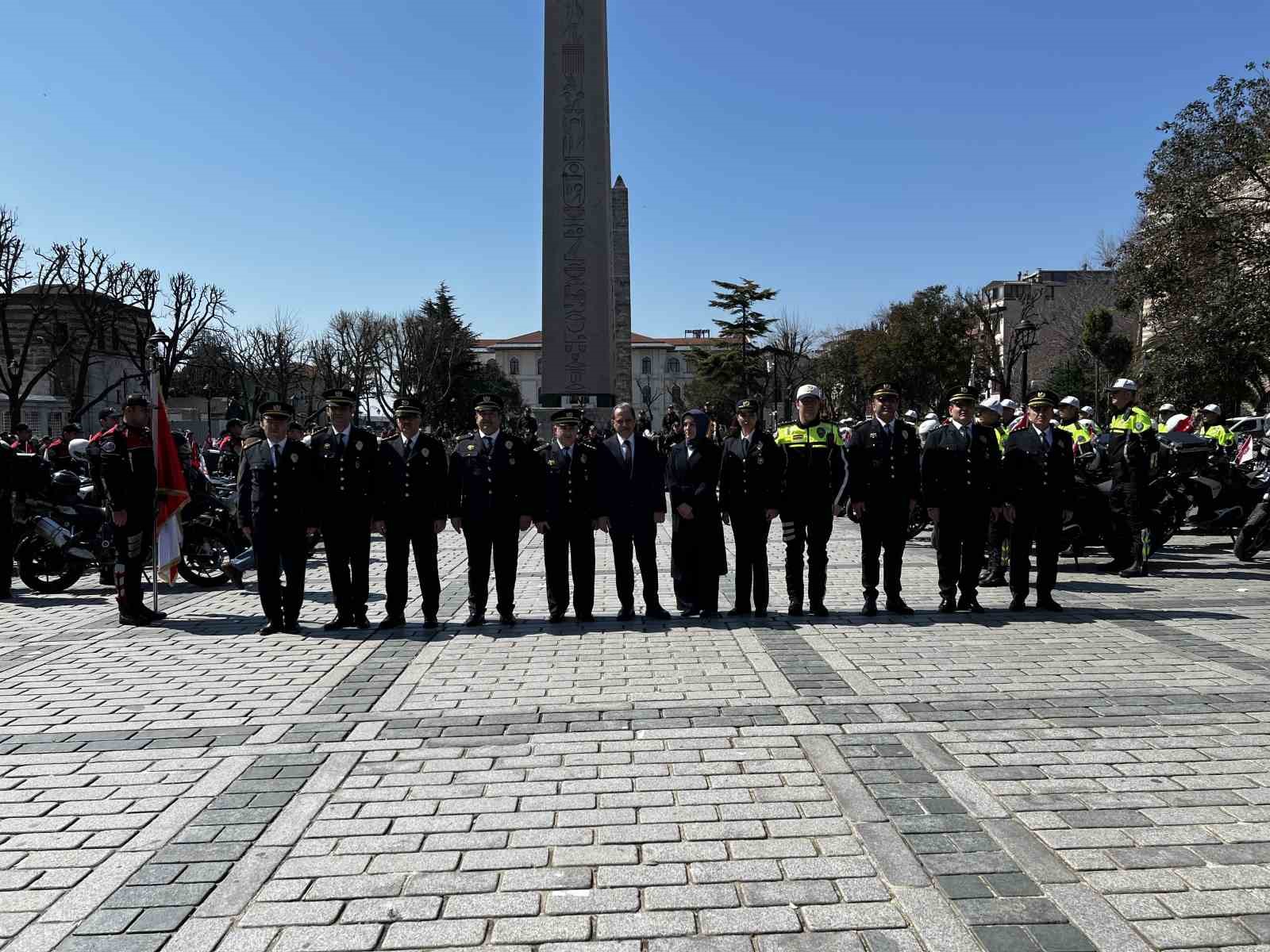 istanbulda polis haftasi kortejine yogun ilgi 4 jlItEQS1
