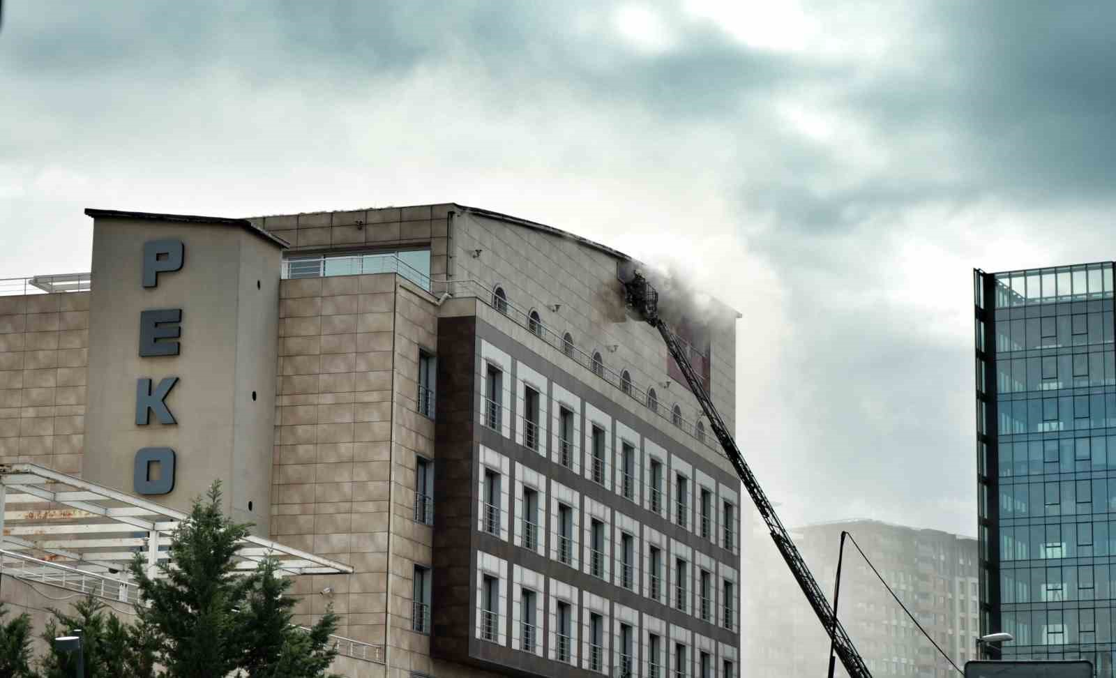 istanbulda polisevinde yangin panigi 2