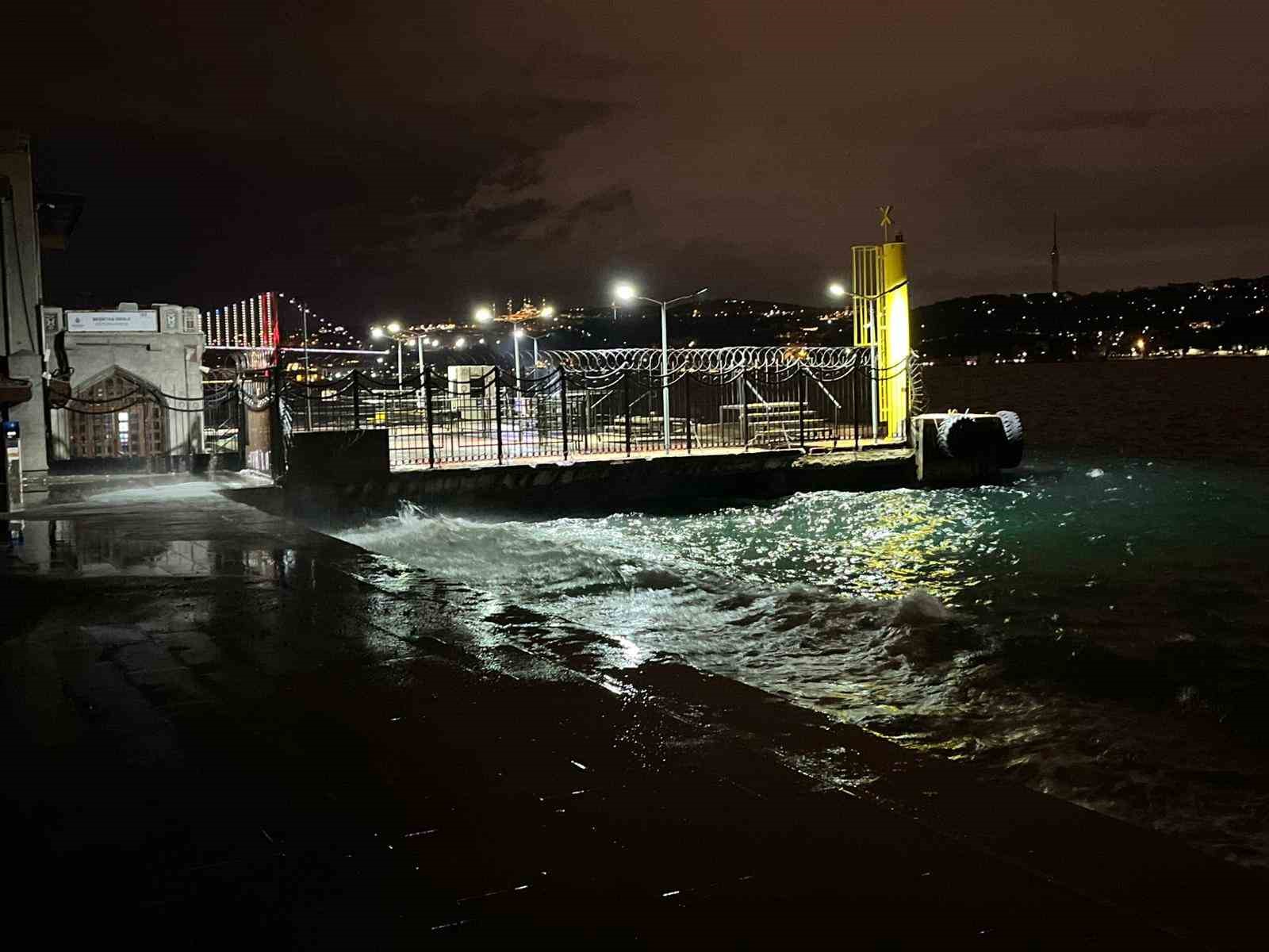 istanbulda sabah saatlerinde lodos etkili oldu 2 LvZE8RE7