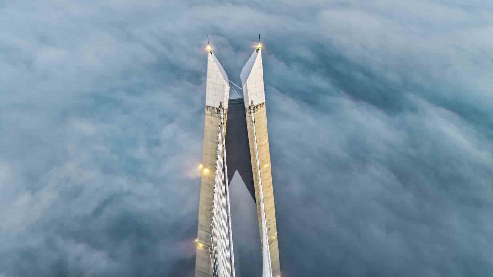 istanbulda sabahin ilk isiklariyla mest eden goruntu 0 aYc1ZO5I