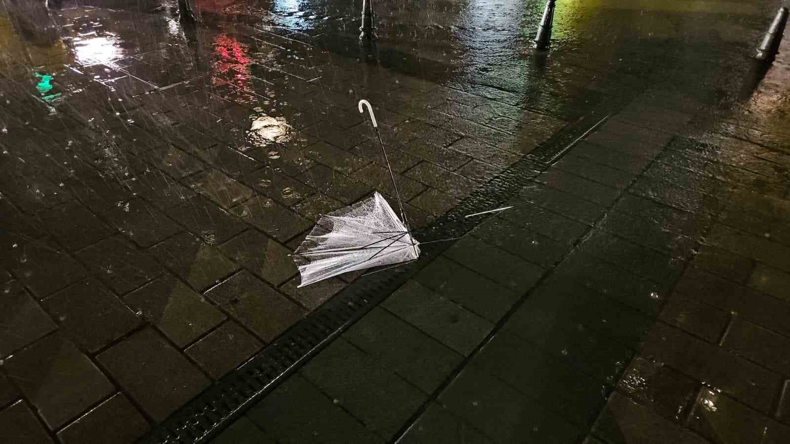 istanbulda saganak yagis etkili oluyor 2 y6OZSMIO