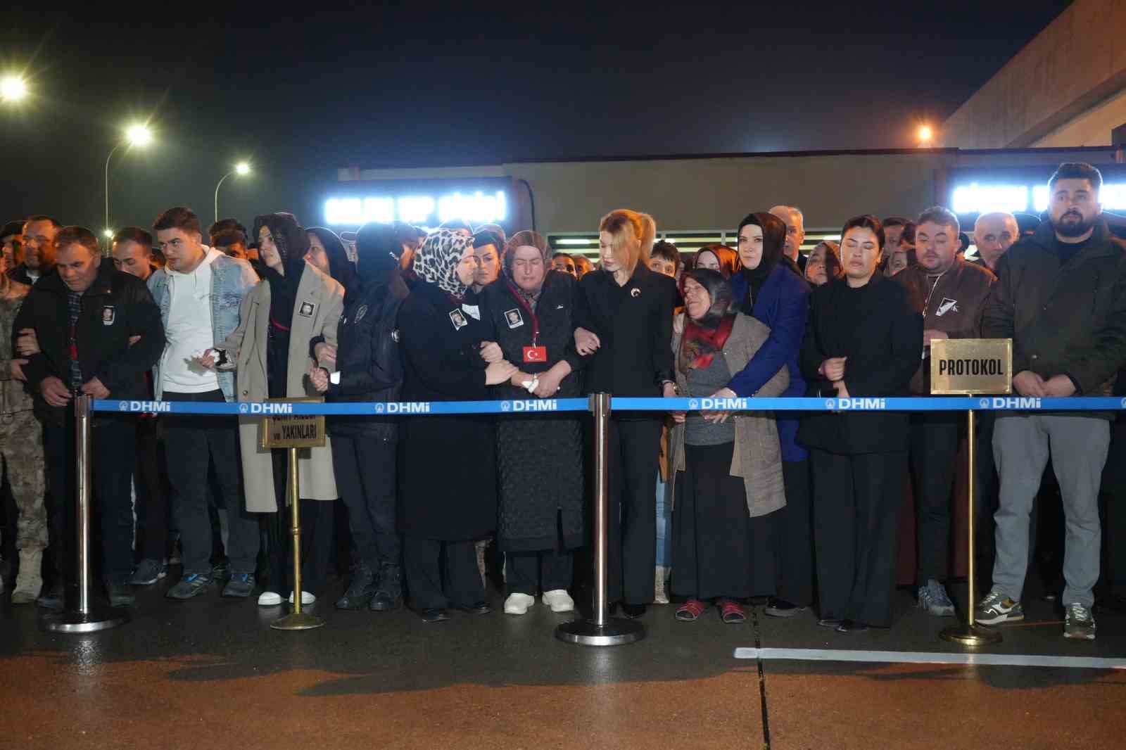 istanbulda sehit dusen polis memurunun naasi samsuna getirildi 5 fCk1eIzP