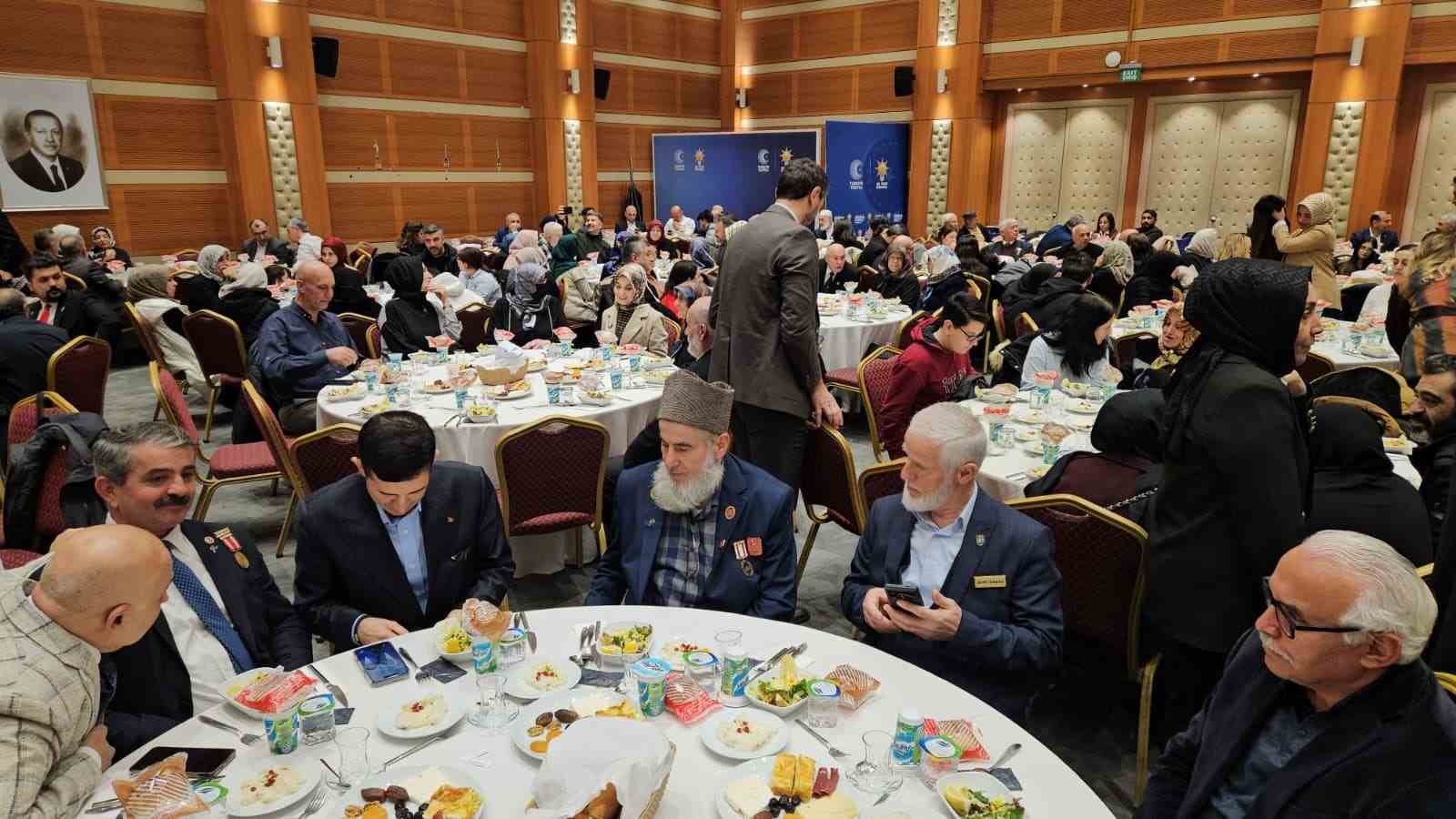 istanbulda sehit yakinlari ve gaziler iftarda bulustu 3 jHK4Zlye