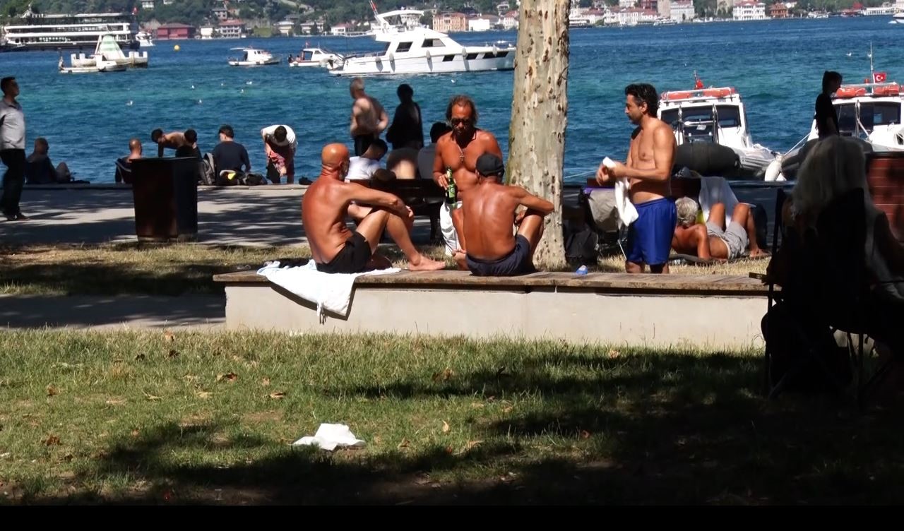 istanbulda termometreler 36 dereceyi gosterdi sicaktan bunalan vatandaslar sahillere akin etti 0 zEsDiRa9