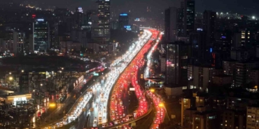istanbulda-trafik-durma-noktasina-geldi-yagmurun-etkisi-ile-yogunluk-yuzde-90a-ulasti-izimzZTQ.jpg