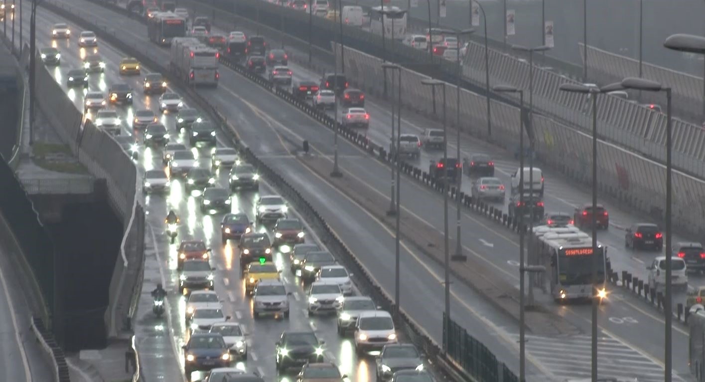 istanbulda trafik yogunlugu yuzde 60a ulasti 1 XcSuBU3a