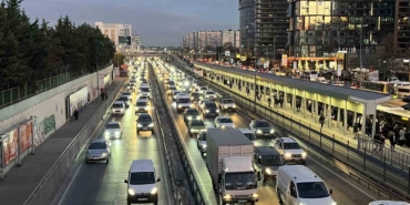 istanbulda-trafik-yogunlugu-yuzde-81e-ulasti-ZdeGGBRv.jpg
