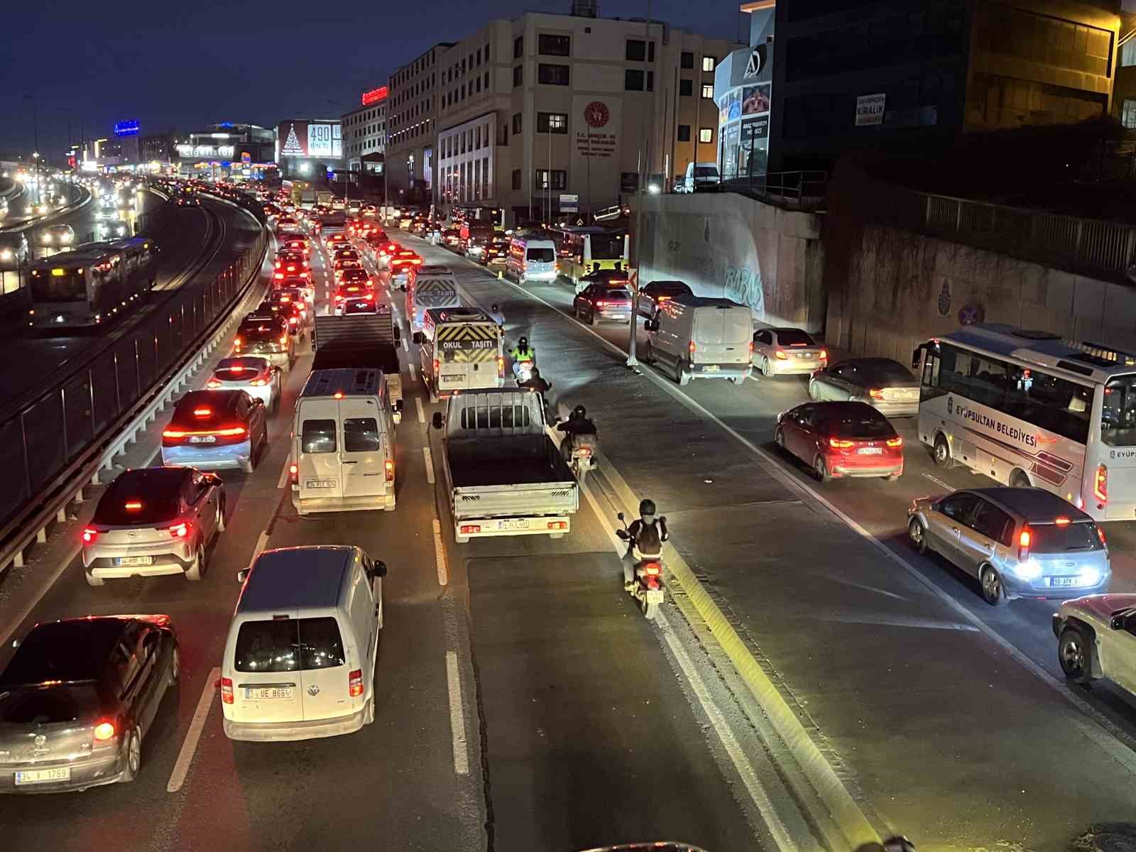 istanbulda trafik yogunlugu yuzde 83e ulasti 3 YHZMDMAs