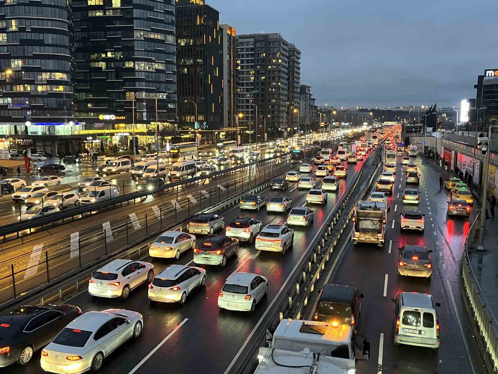 istanbulda trafik yogunlugu yuzde 87e ulasti 2