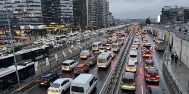 istanbulda-trafik-yogunlugu-yuzde-87e-ulasti-xYu1LVBJ.jpg