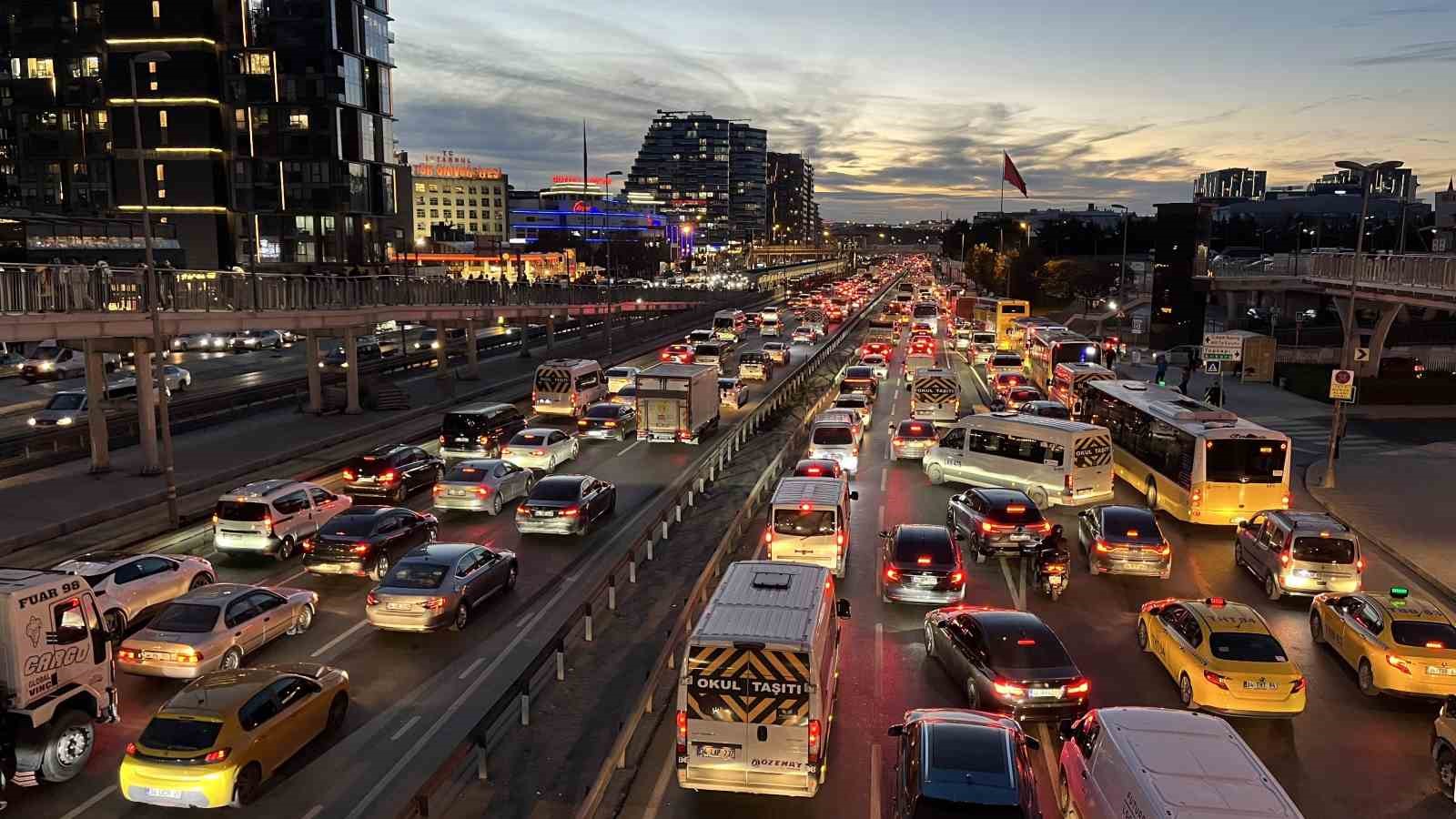 istanbulda trafik yogunlugu yuzde 89a ulasti 1