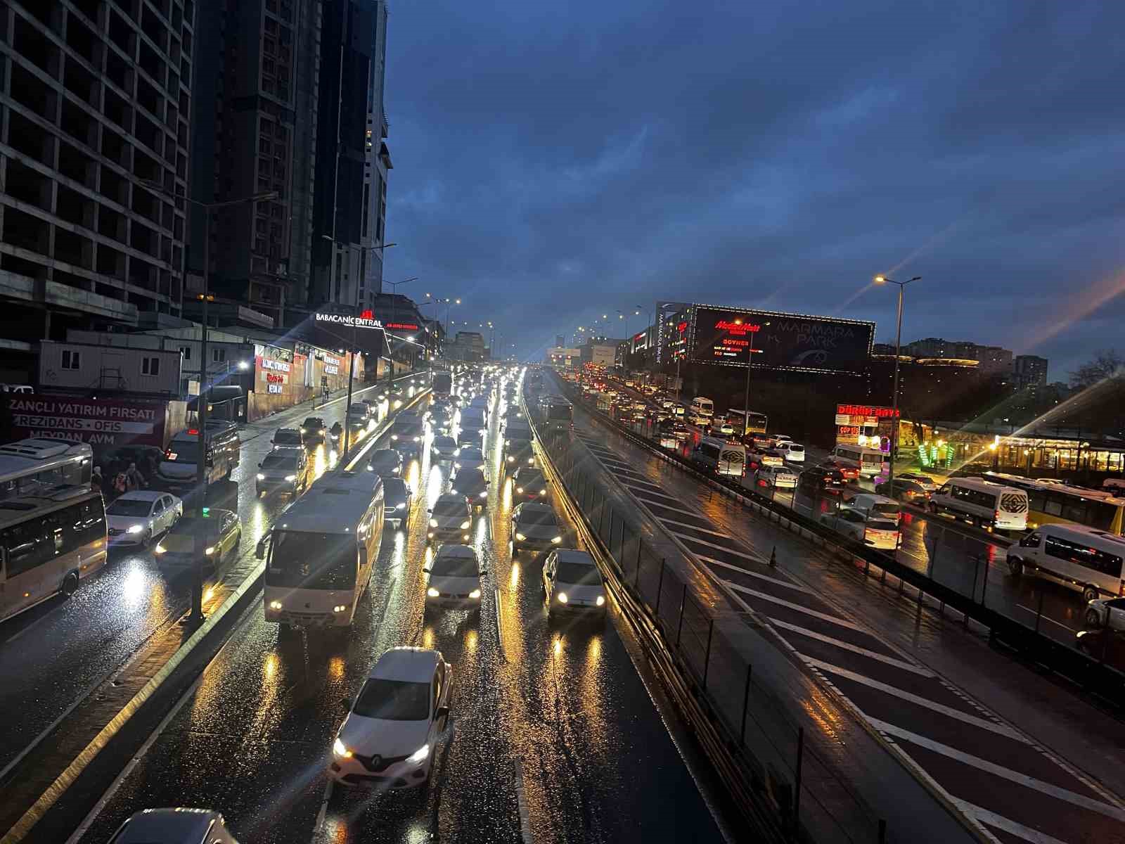 istanbulda trafik yogunlugu yuzde 90a ulasti 2 qK3jRuMB