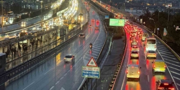 istanbulda-trafik-yogunlugu-yuzde-90a-yaklasti-IRG2F6sk.jpg