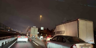 istanbulda-trafik-yuzde-90a-ulasti-agir-vasitalar-dikkat-cekti-kJvzKd42.jpg