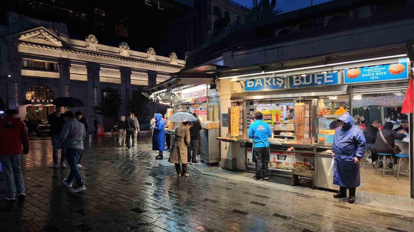 istanbulda uyarilarin ardindan saganak yagis basladi 2 qpwTcr3y