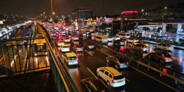 istanbulda-yagisin-da-etkisiyle-trafik-durma-noktasina-geldi-lDknRpgp.jpg
