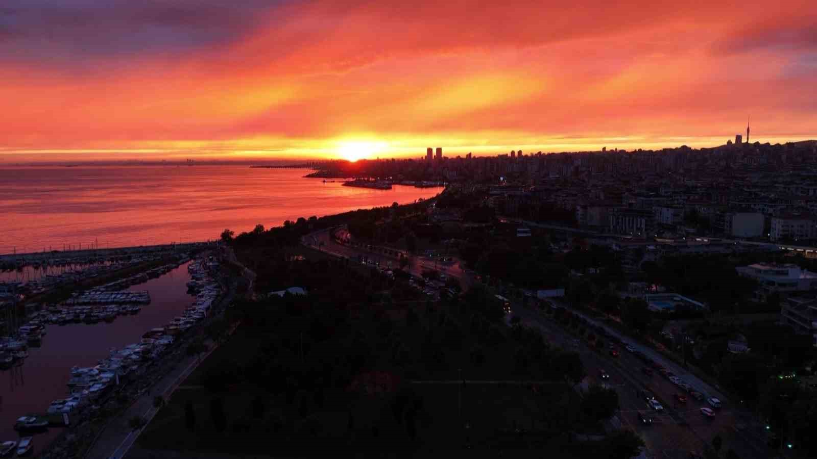 istanbulda yagmur sonrasi gun batimi mest etti 0 Q7FnhsVw