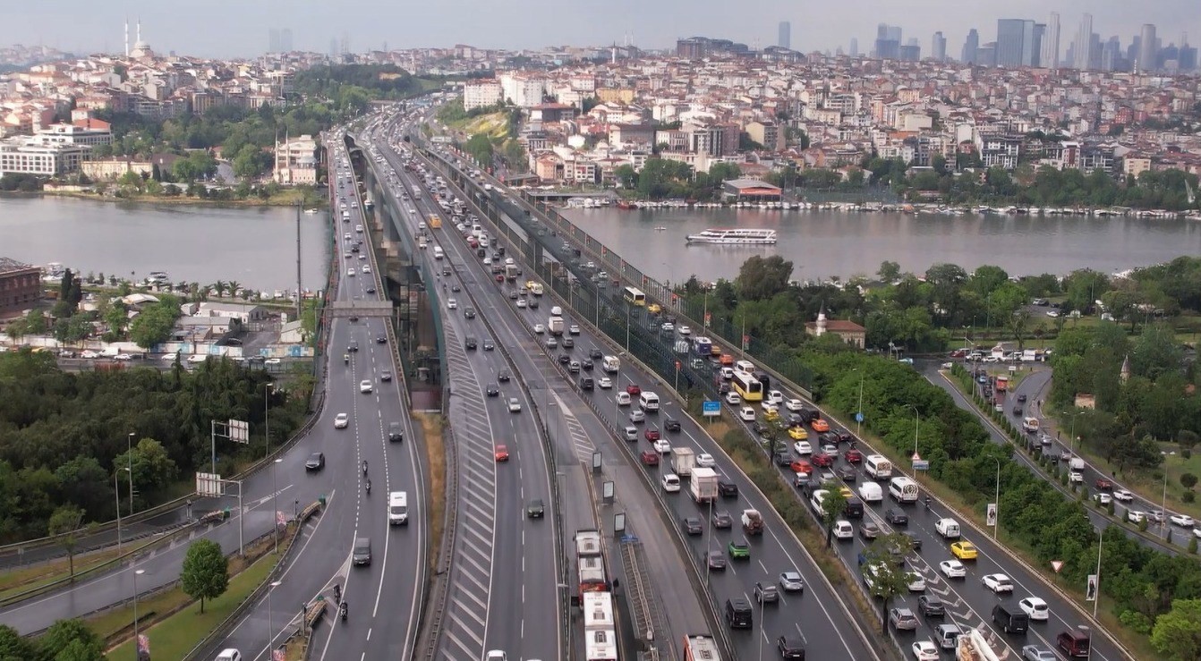 istanbulda yagmur ve mac trafigi 1 SdVcQGpp