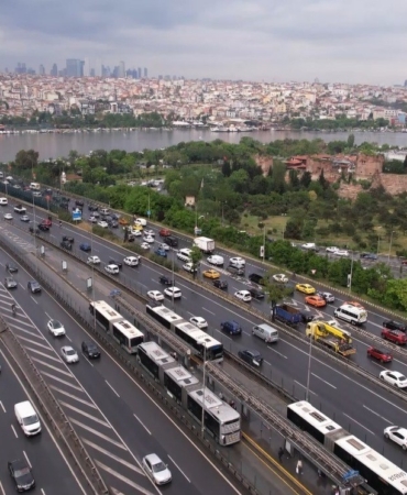 istanbulda-yagmur-ve-mac-trafigi-A8y1lMnN.jpg
