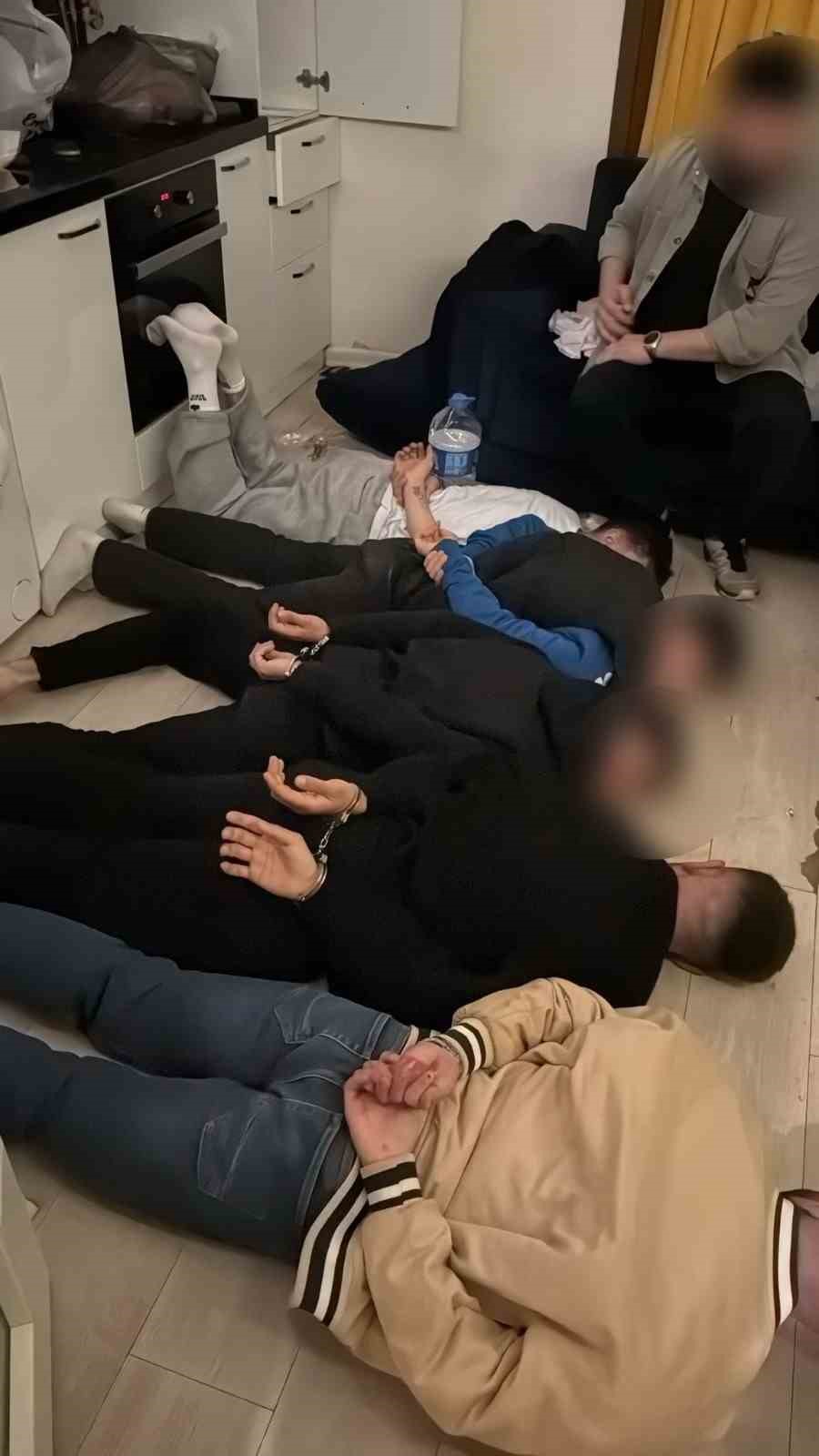 istanbulda yeni nesil suc orgutune 4 ayri operasyon 25 gozalti kadin tetikciler de yakalandi