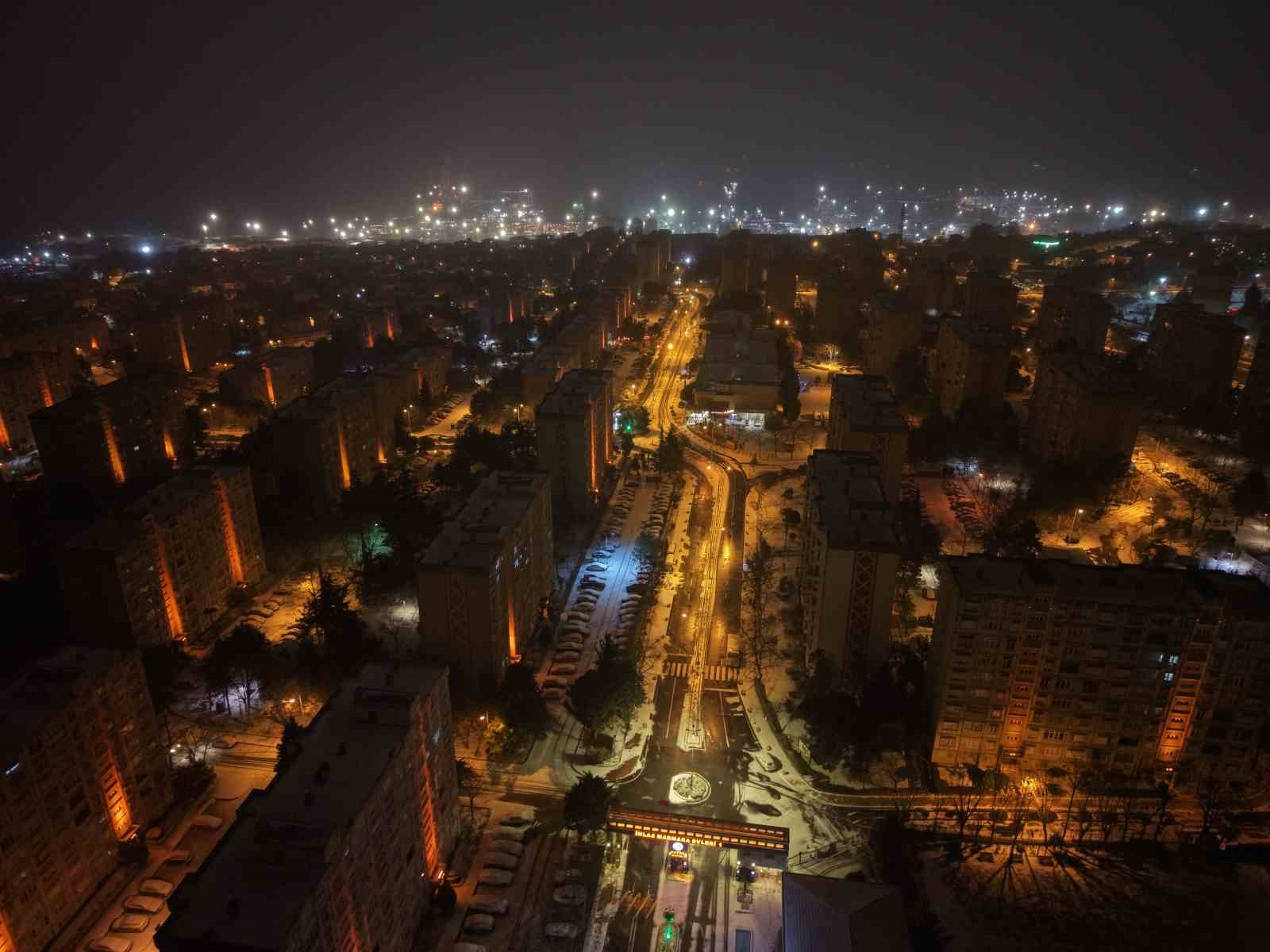 istanbulda yogun kar yagisi boyle goruntulendi 2 rGr5ywyT