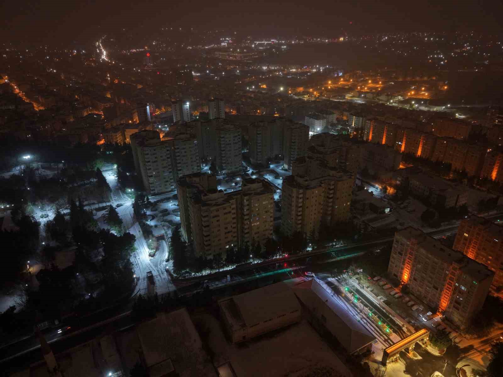 istanbulda yogun kar yagisi boyle goruntulendi 3 Lcdbluzs