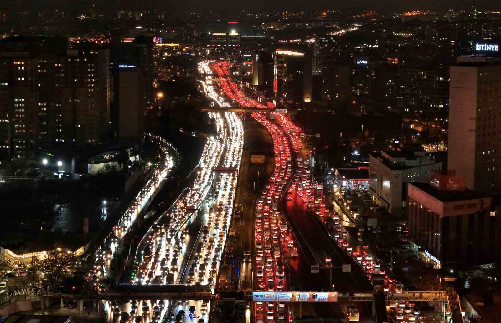 istanbulda yuzde 90a ulasan trafik havadan goruntulendi 3 fJHPBChN