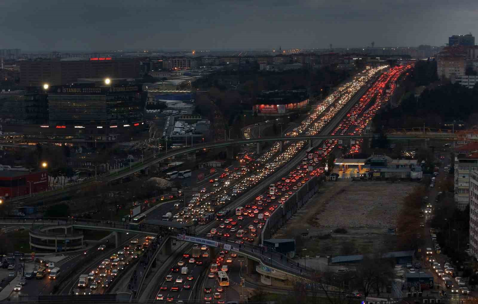 istanbulda yuzde 90a varan trafik havadan goruntulendi 0 ksZTYUSE