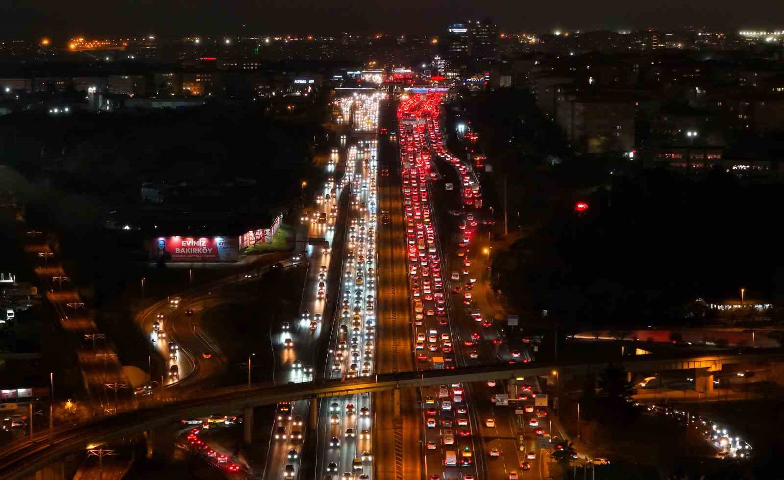 istanbulda yuzde 90a varan trafik havadan goruntulendi 2 jpZGzZG3