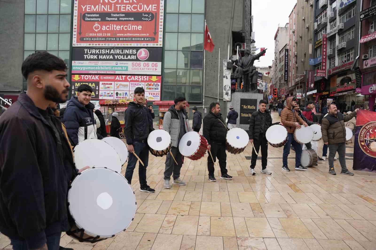 istanbuldaki davulcular sirinevler meydaninda sessiz eylem yapti 1 1gJfr5AD