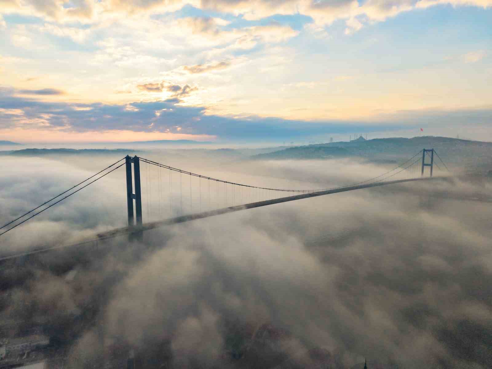 İstanbul’daki yoğun sis Boğaz’da görsel şölen oluşturdu 7 istanbuldaki yogun sis bogazda gorsel solen olusturdu 3 FUEp3ybF