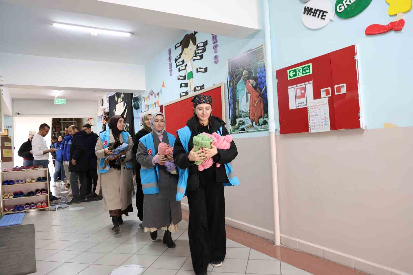 istanbuldan elaziga isitan eller projesi ile gonul koprusu 11 gC3yeafM