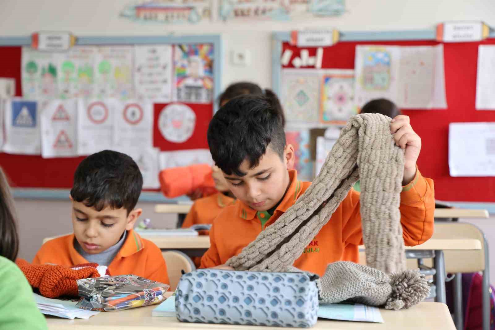 istanbuldan elaziga isitan eller projesi ile gonul koprusu 6 hMH8Dw13