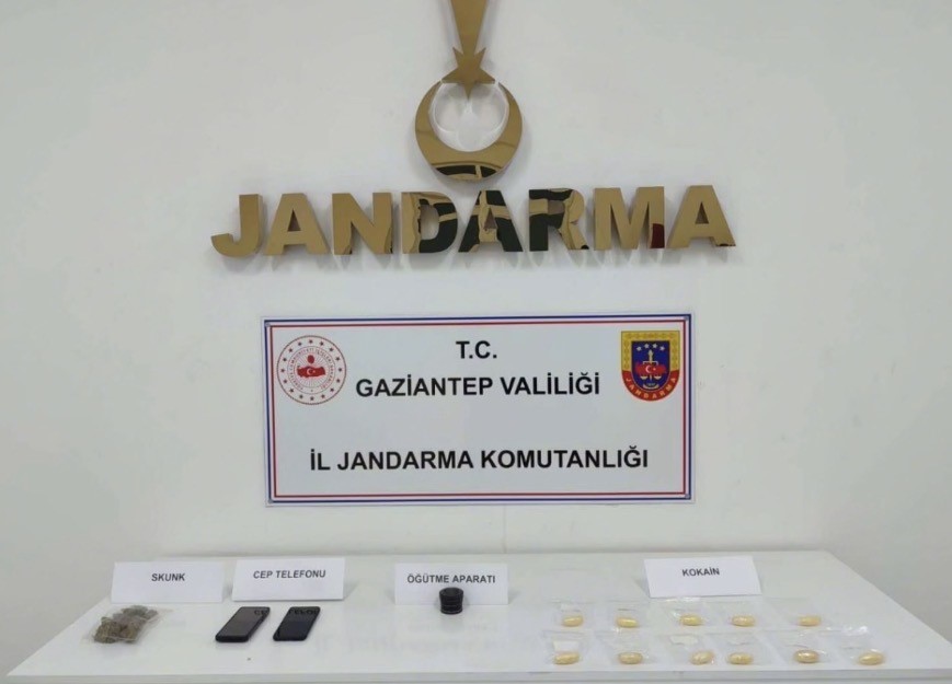 İstanbul’dan Gaziantep’e uyuşturucu sevkiyatına jandarma darbesi: 3 şahıs tutuklandı 10 istanbuldan gaziantepe uyusturucu sevkiyatina jandarma darbesi 3 sahis tutuklandi 6