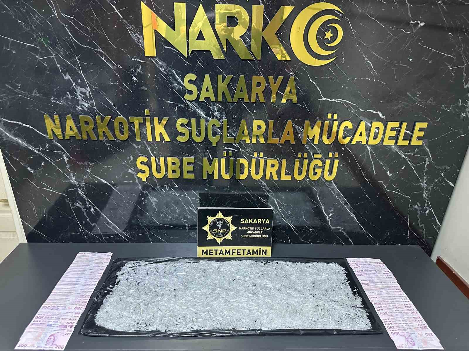 İstanbul’dan Sakarya’ya uyuşturucu getiren şüpheli tutuklandı 7 istanbuldan sakaryaya uyusturucu getiren supheli tutuklandi 3 A5z4ELbf