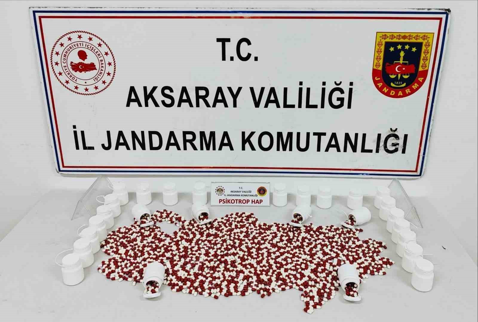 İstanbul’dan uyuşturucu getirdi, jandarmanın operasyonuyla yakalanarak tutuklandı 4 istanbuldan uyusturucu getirdi jandarmanin operasyonuyla yakalanarak tutuklandi 0 BehdBOU3