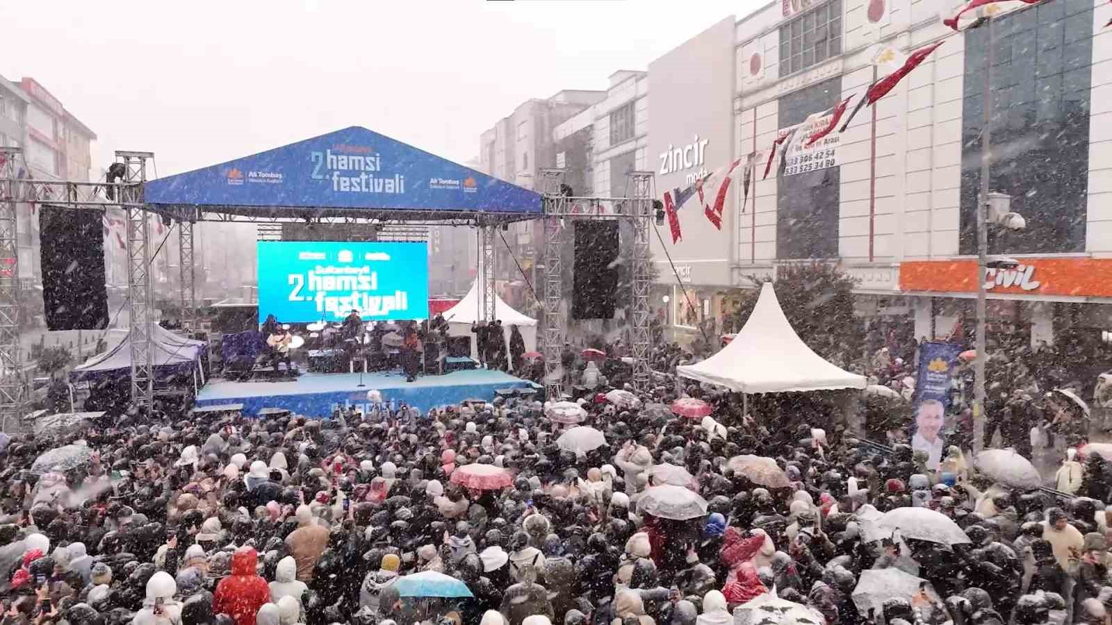 istanbullular eksi derecede kar altinda horon teptiler 3 kOAd3j2K