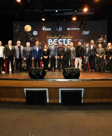 istanbulu-anlatan-besteler-odullendirildi-VwugcNvF.jpg