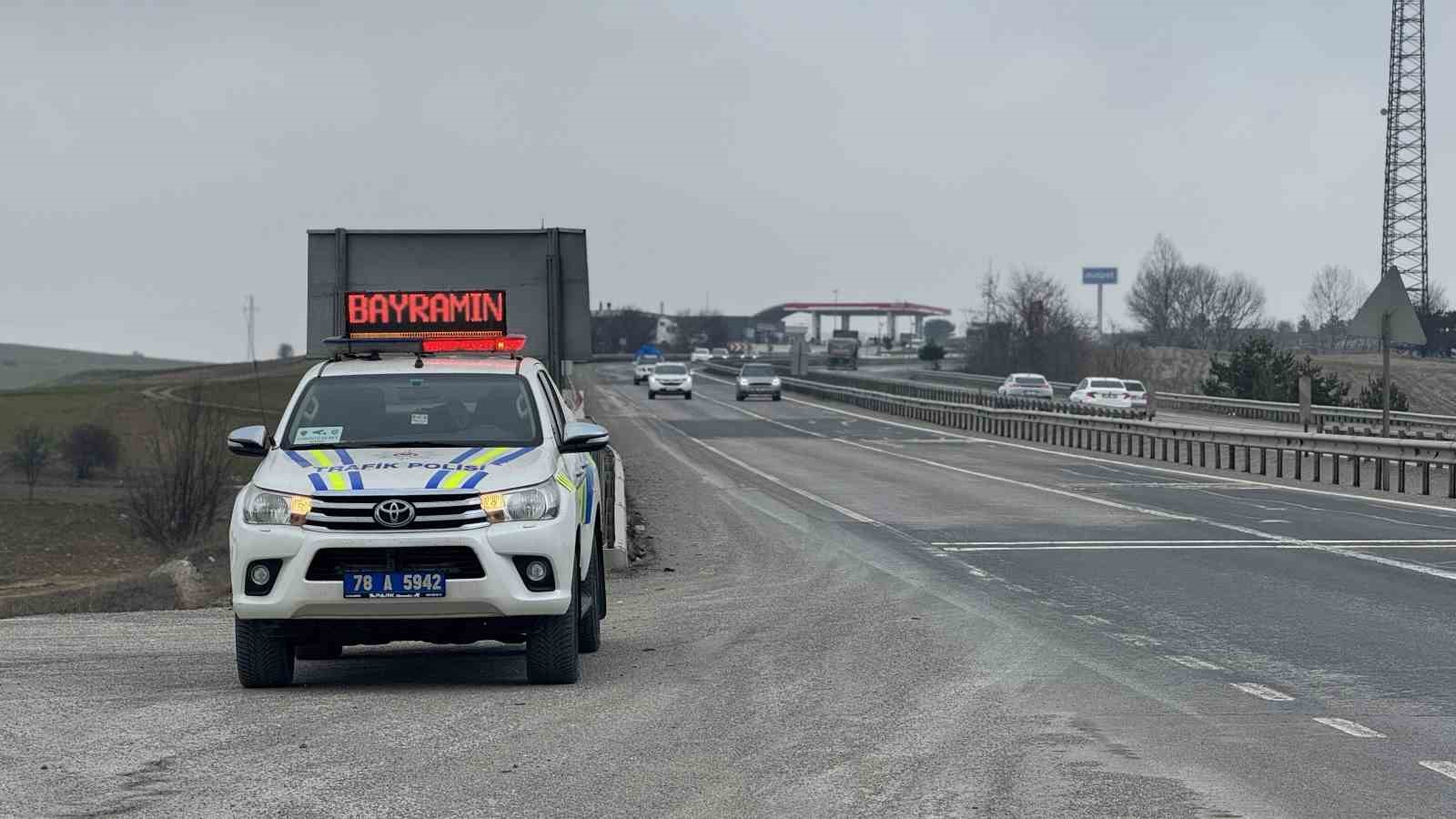 istanbulu karadenize baglayan kemikli rampalarinda bayram gecisleri basladi 2 WQ3bDRGE