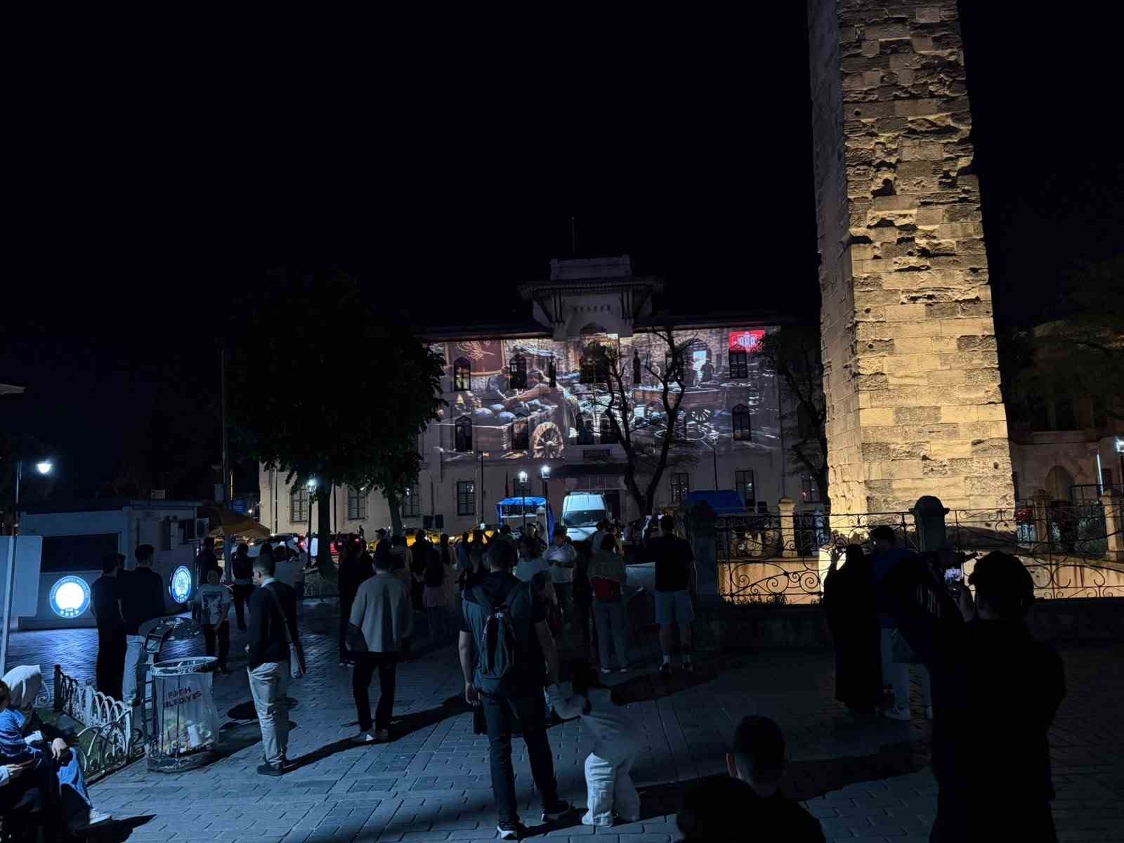 istanbulun fethinin 573 yil donumunde 3 ayri noktada video mapping gosterisi 2 2WkEFkB5