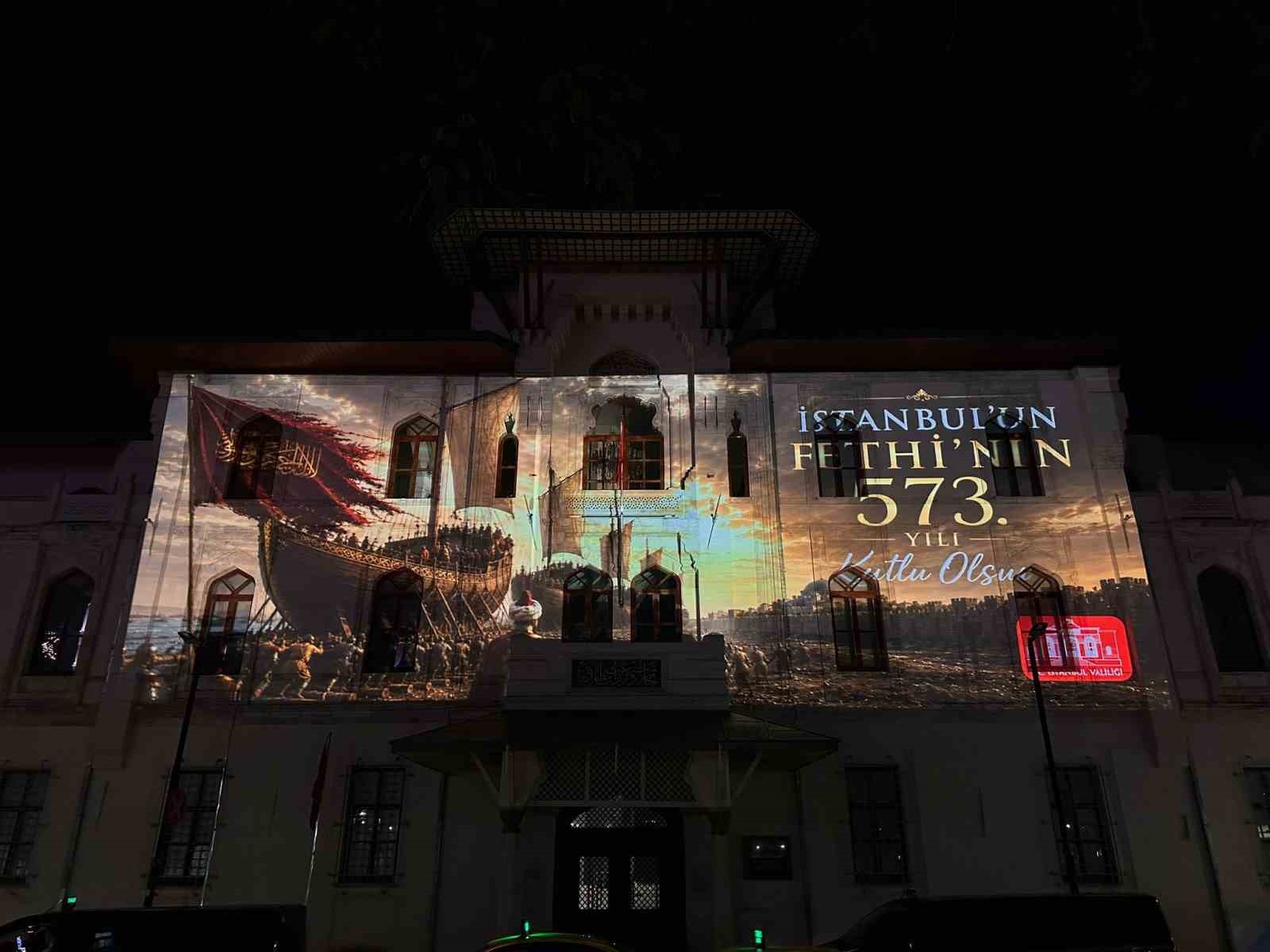 istanbulun fethinin 573 yil donumunde 3 ayri noktada video mapping gosterisi 3 Bnsh6gEY