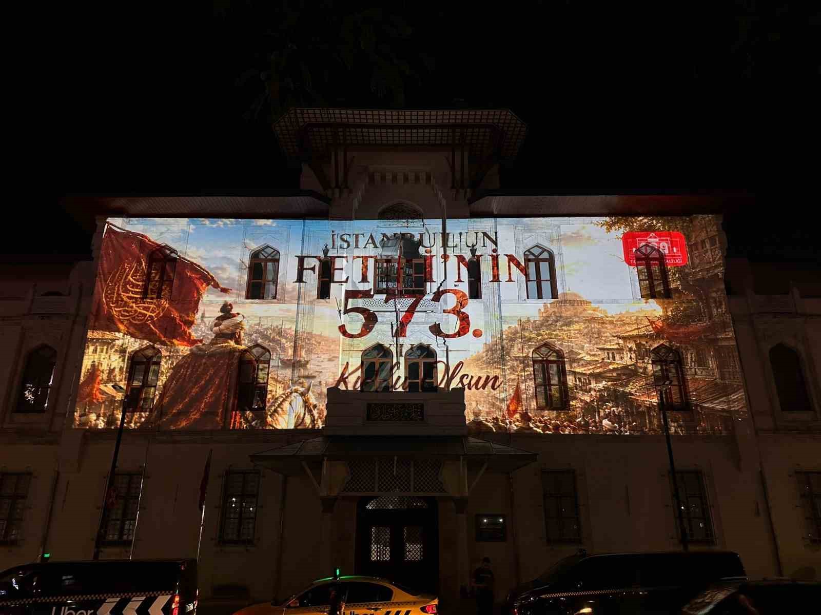 istanbulun fethinin 573 yil donumunde 3 ayri noktada video mapping gosterisi 5 bDDTRfN9