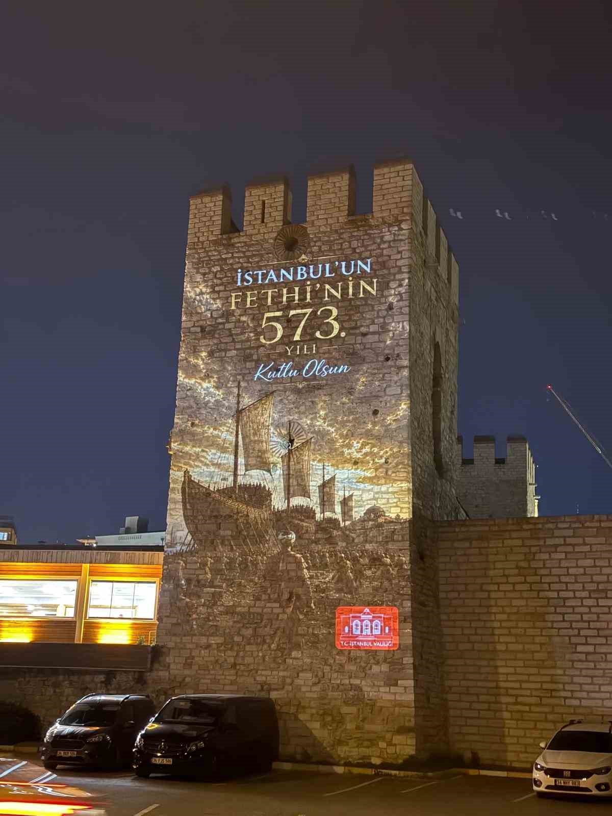 istanbulun fethinin 573 yil donumunde 3 ayri noktada video mapping gosterisi 7 akhkIRVL