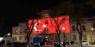 istanbulun-fethinin-573-yil-donumunde-3-ayri-noktada-video-mapping-gosterisi-rykxfrEJ.jpg