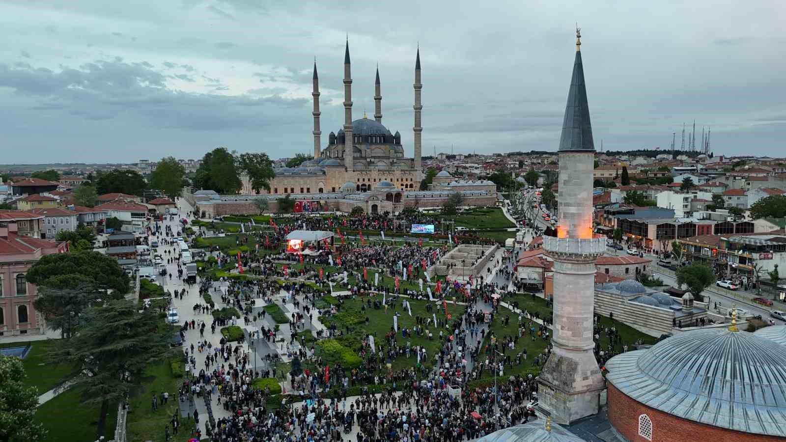 İstanbul’un Fethi’nin 573’üncü yılında Edirne’de Osmanlı ruhu yaşatıldı 6 istanbulun fethinin 573uncu yilinda edirnede osmanli ruhu yasatildi 2 16131Oy8