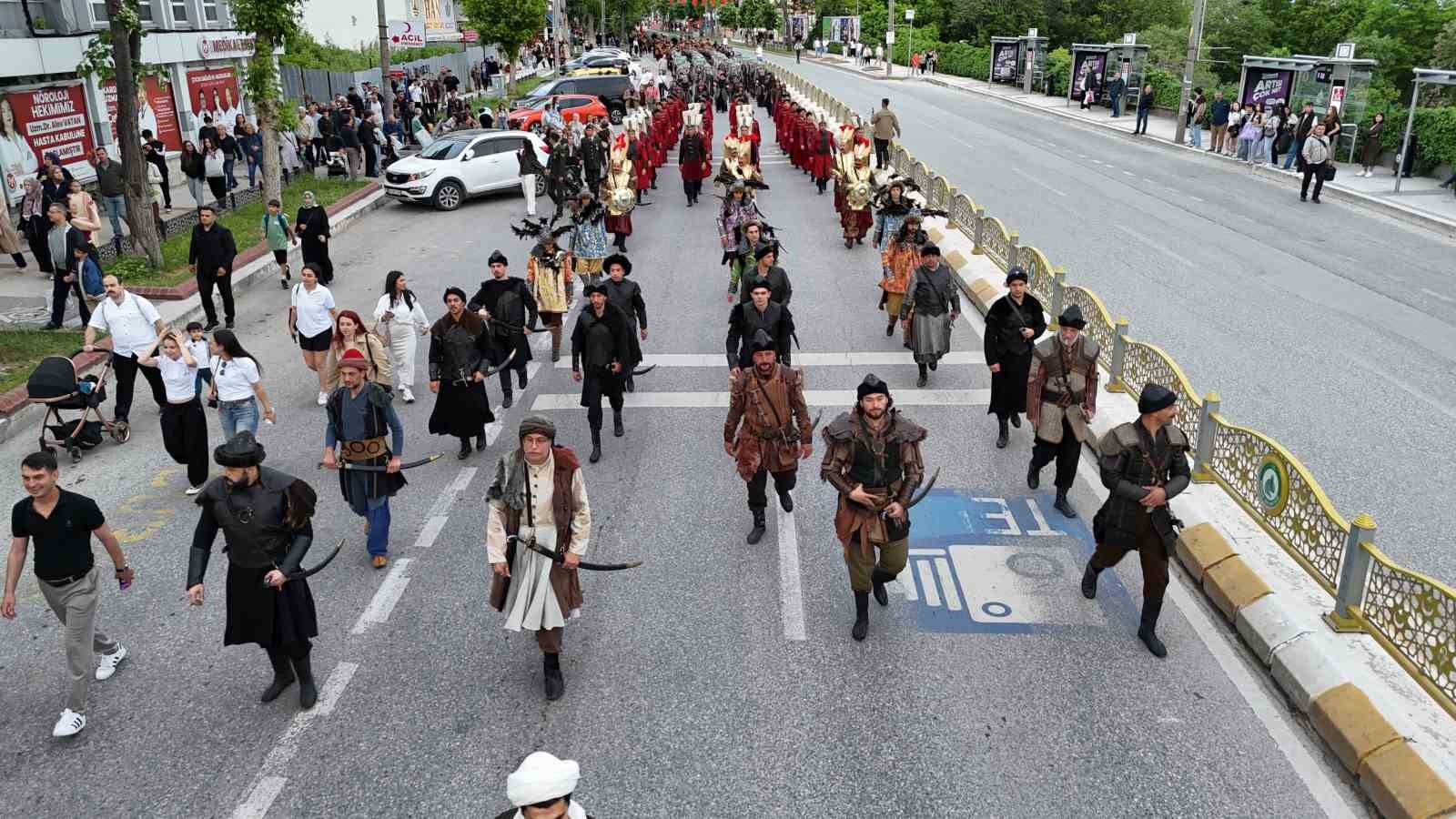 İstanbul’un Fethi’nin 573’üncü yılında Edirne’de Osmanlı ruhu yaşatıldı 11 istanbulun fethinin 573uncu yilinda edirnede osmanli ruhu yasatildi 7 RVUBYpGC