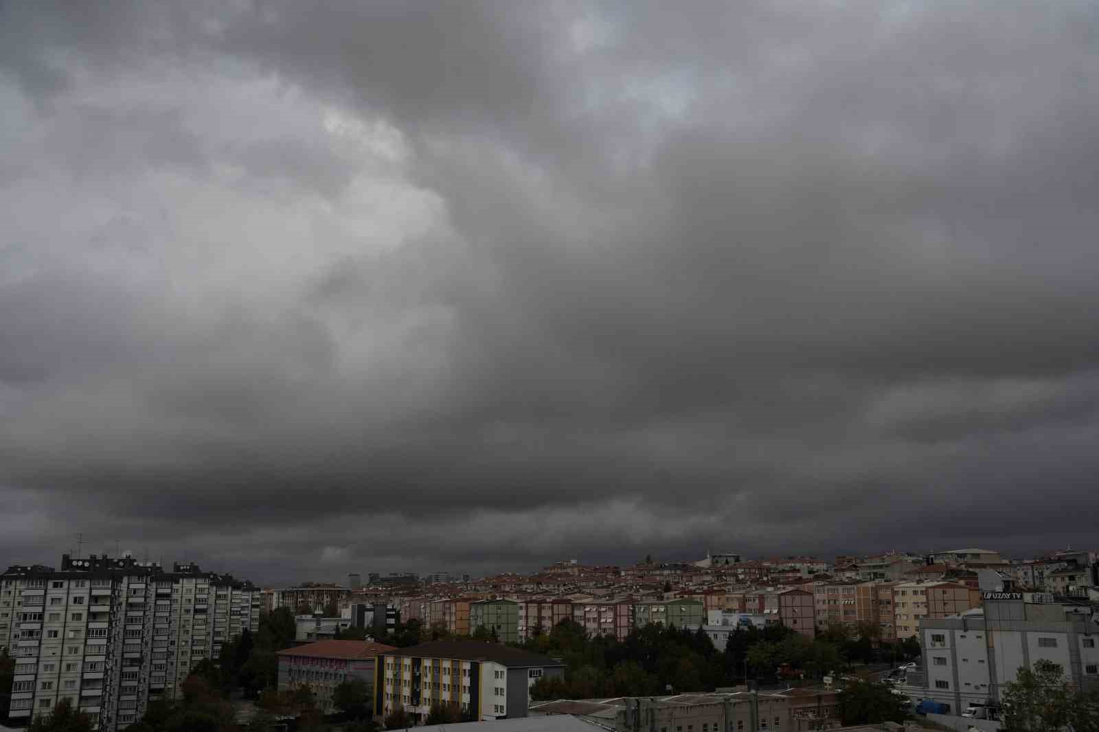 istanbulun uzerine kara bulutlar coktu 3 mAX9rYun